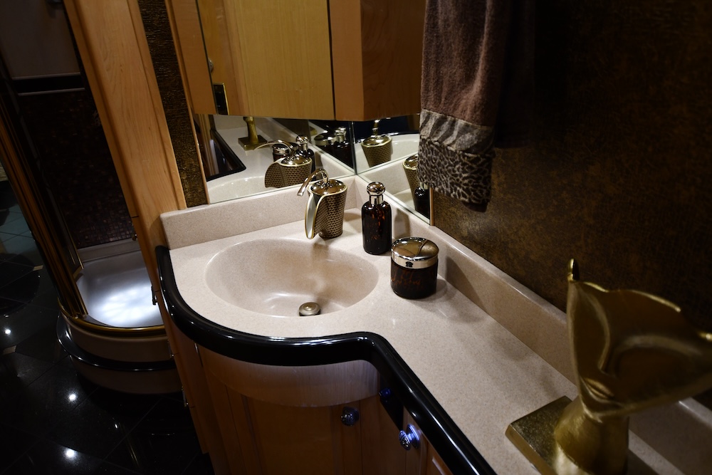2004 Prevost Royale XLII For Sale