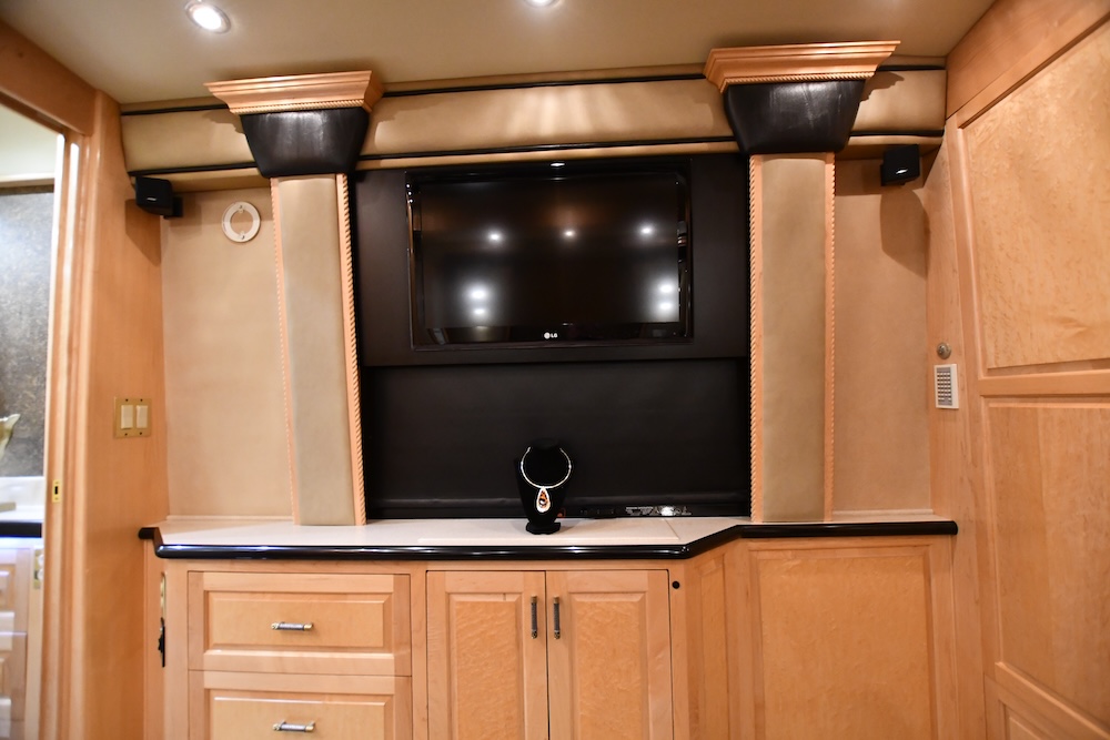 2004 Prevost Royale XLII For Sale