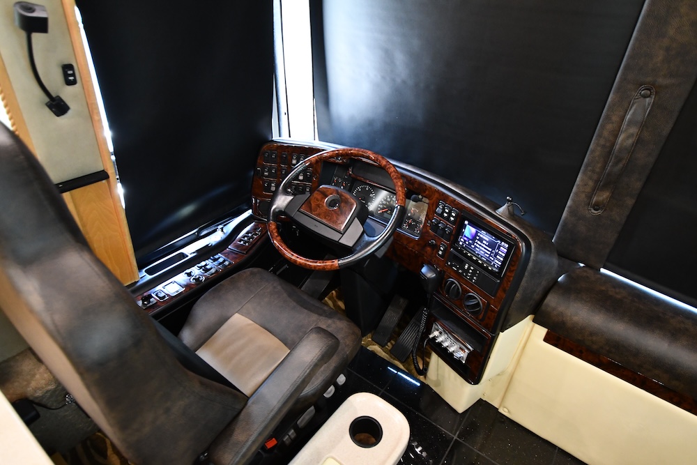 2004 Prevost Royale XLII For Sale