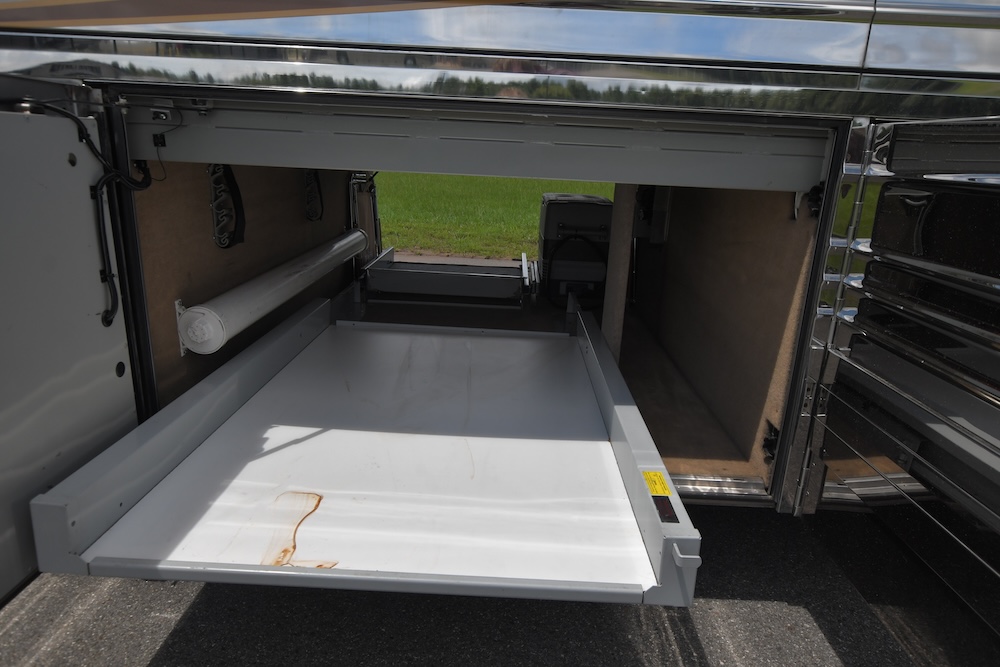 2004 Prevost Royale XLII For Sale