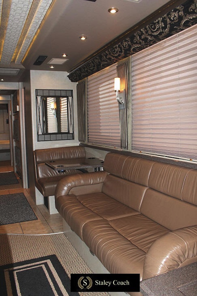 2004 Prevost Entertainer Star XLII For Sale