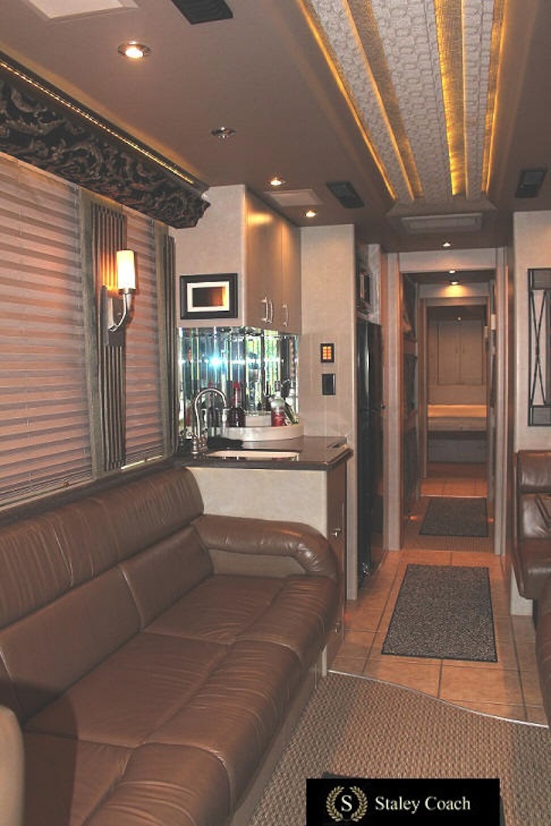 2004 Prevost Entertainer Star XLII For Sale