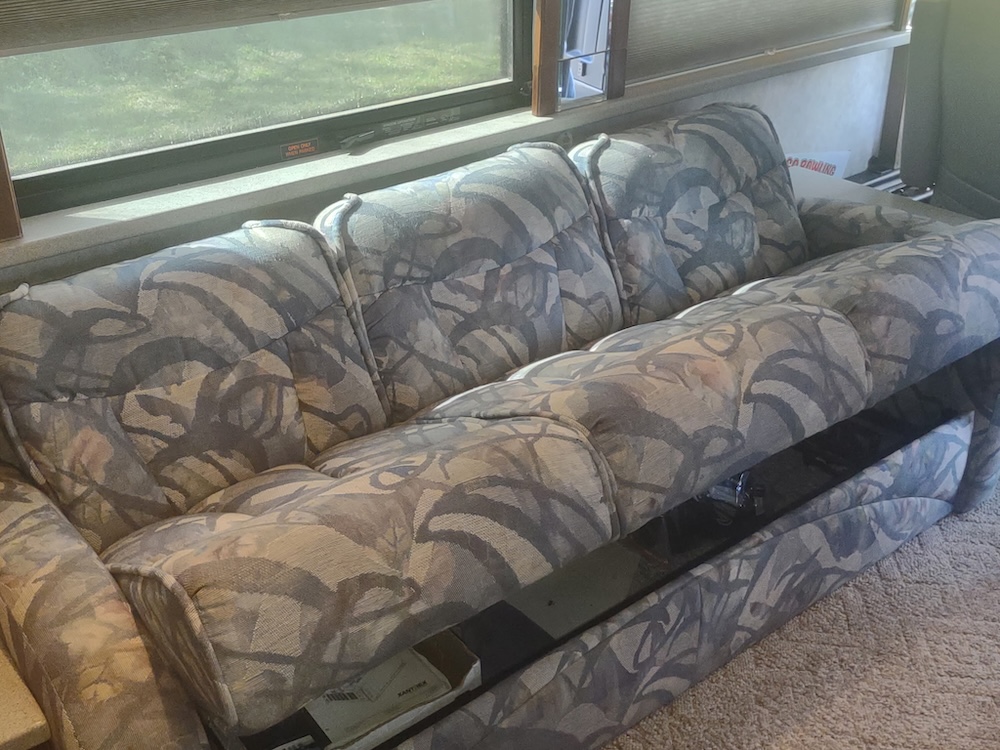 2004 Prevost XLII For Sale