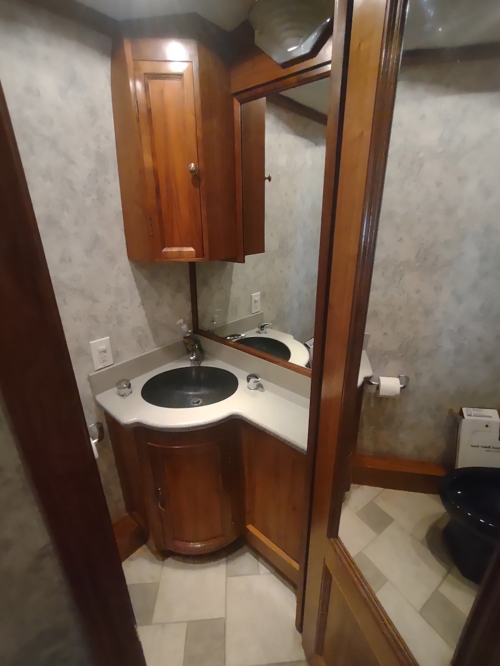 2004 Prevost XLII For Sale