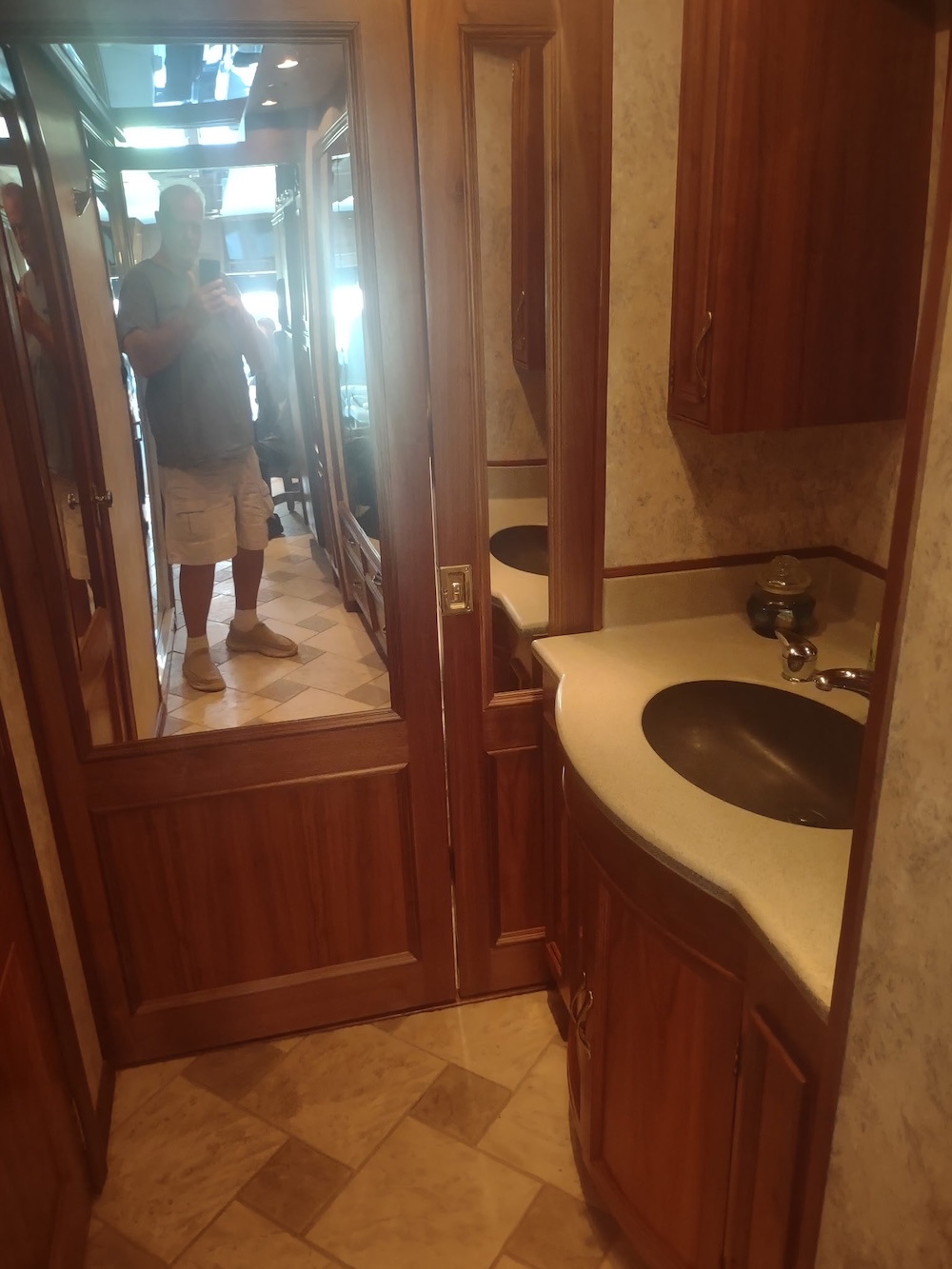 2004 Prevost XLII For Sale