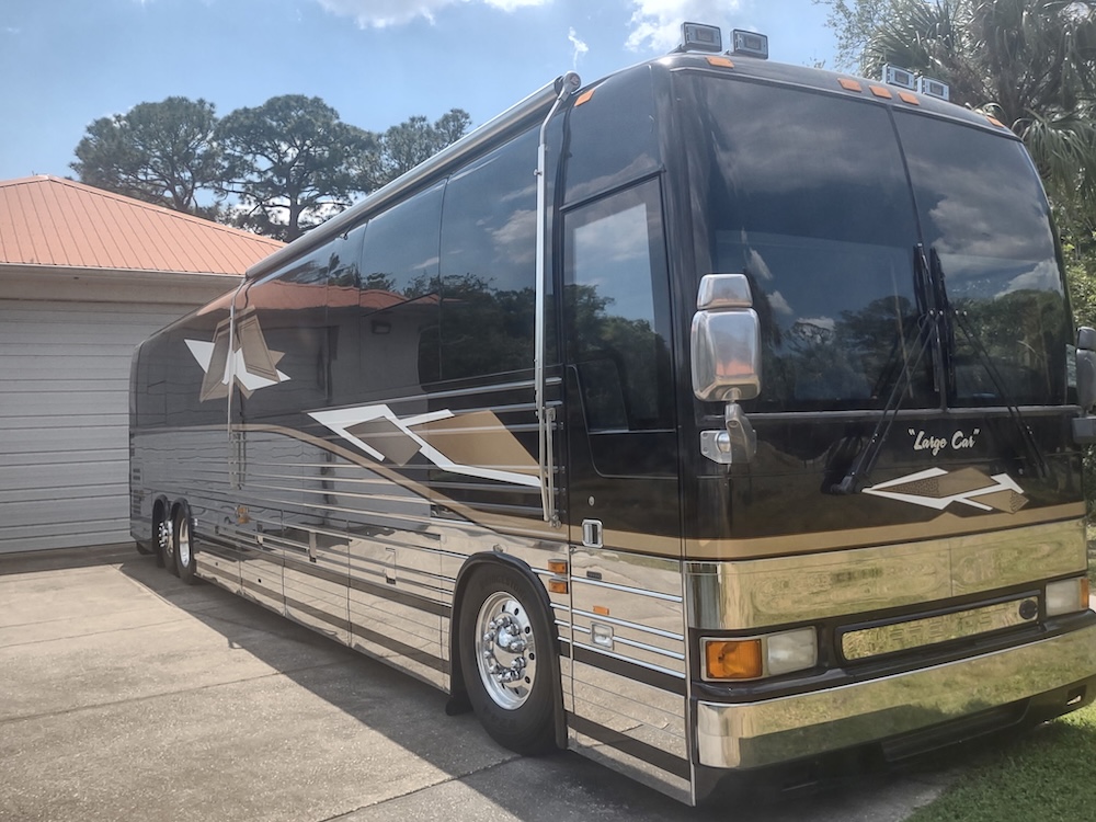2004 Prevost XLII For Sale