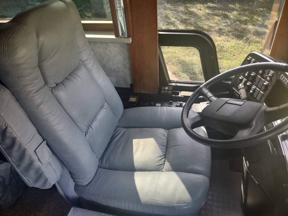 2004 Prevost XLII For Sale