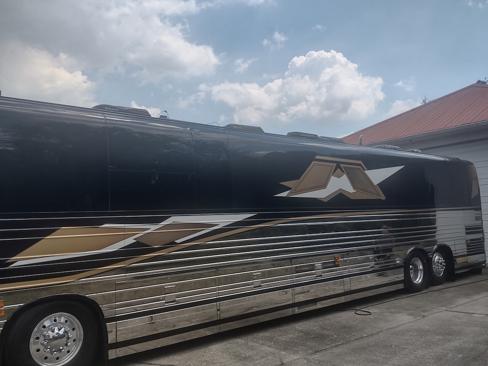 2004 Prevost XLII For Sale