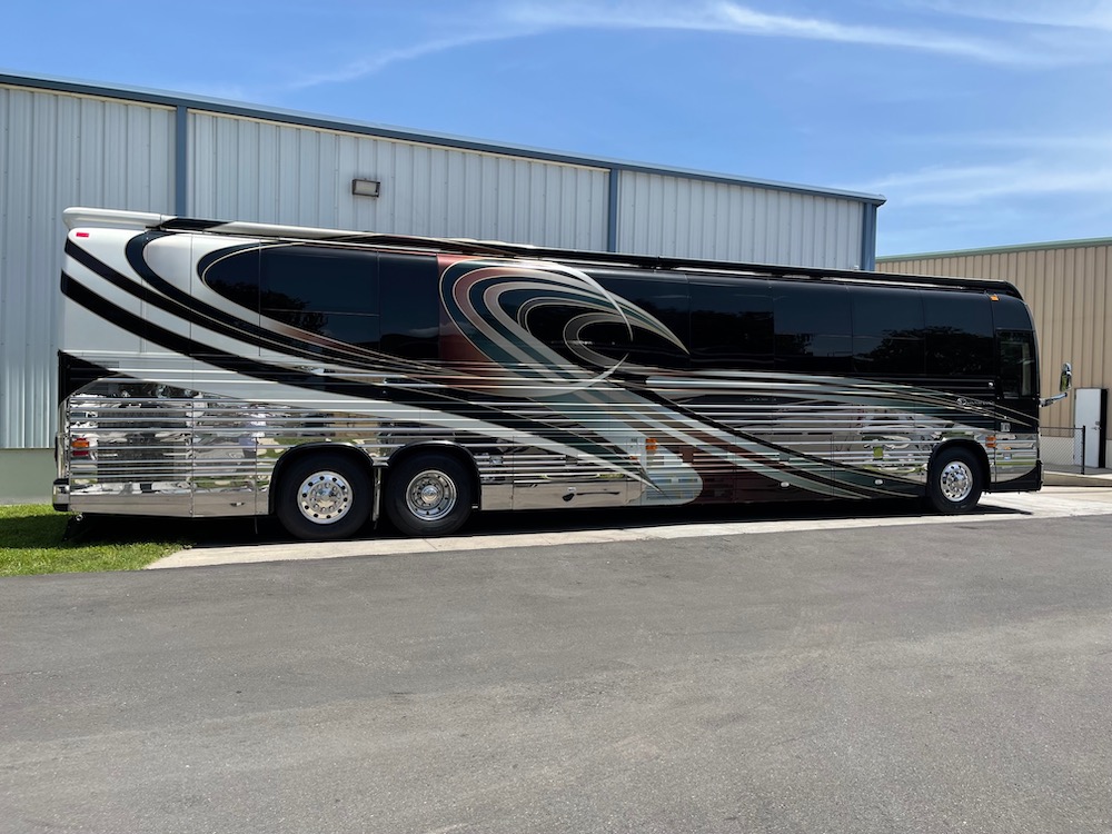 2005 Prevost Country Coach XLII For Sale