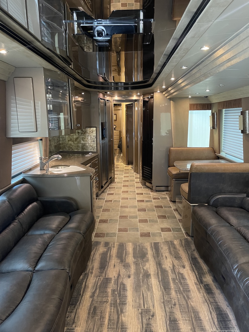 2005 Prevost Country Coach XLII For Sale