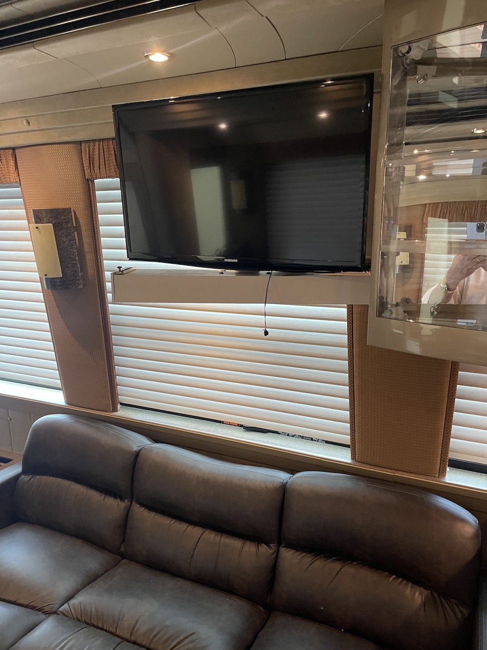 2005 Prevost Country Coach XLII For Sale