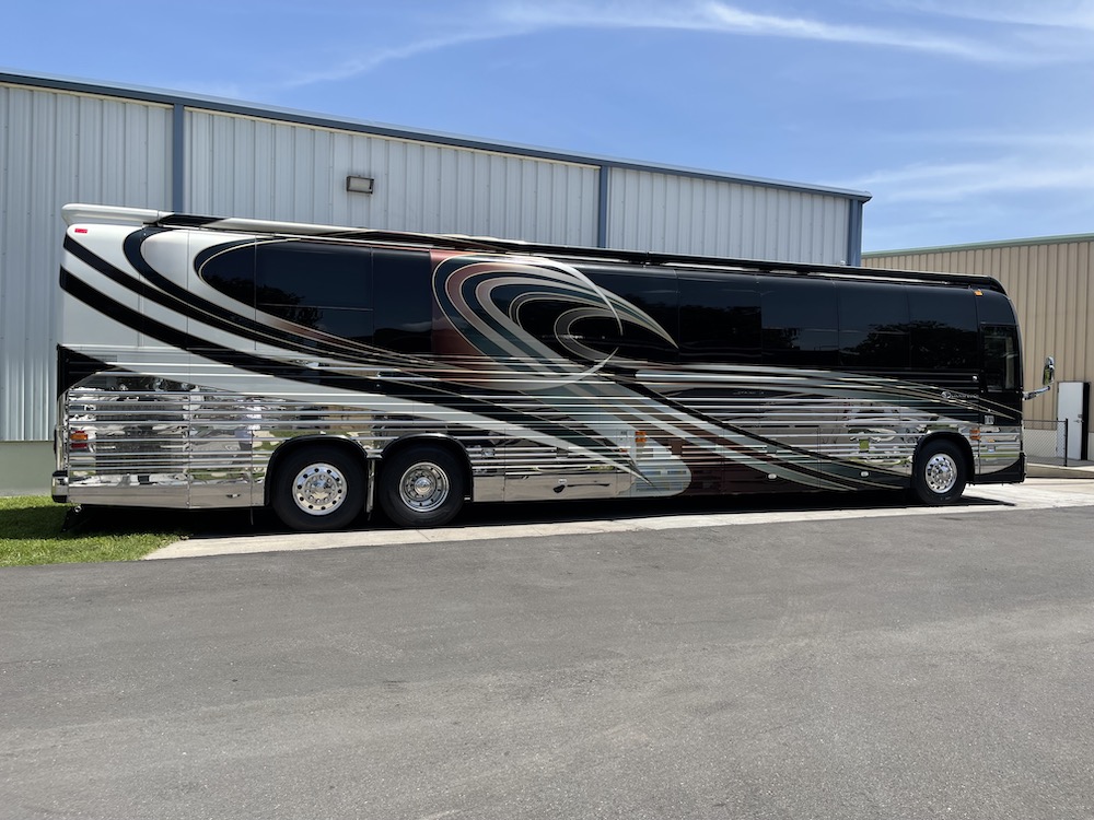 2005 Prevost Country Coach XLII For Sale