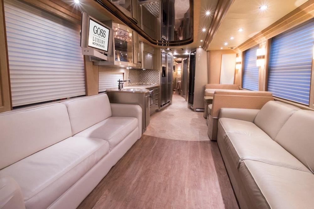 2005 Prevost Country Coach XLII For Sale