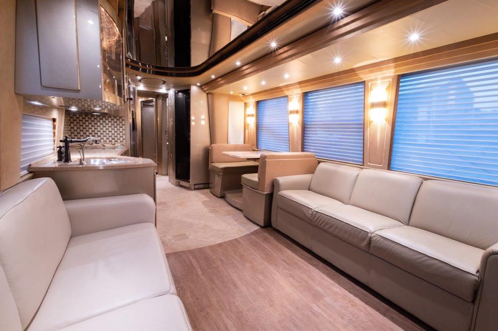 2005 Prevost Country Coach XLII For Sale