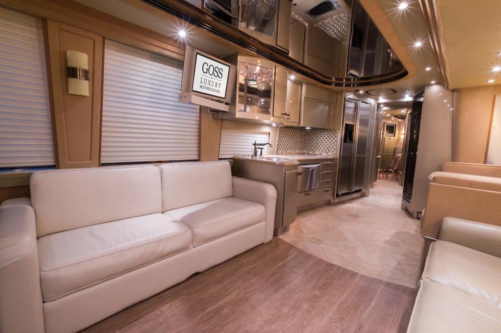 2005 Prevost Country Coach XLII For Sale