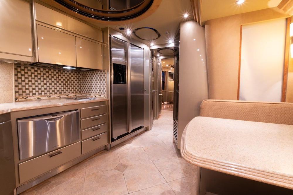 2005 Prevost Country Coach XLII For Sale