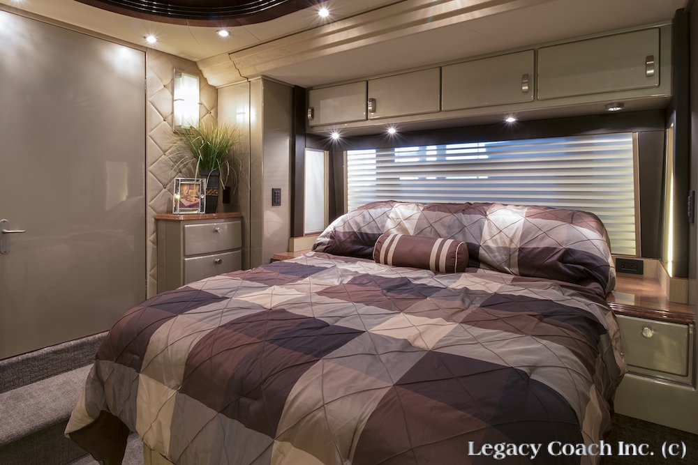 2005 Prevost Country Coach XLII For Sale