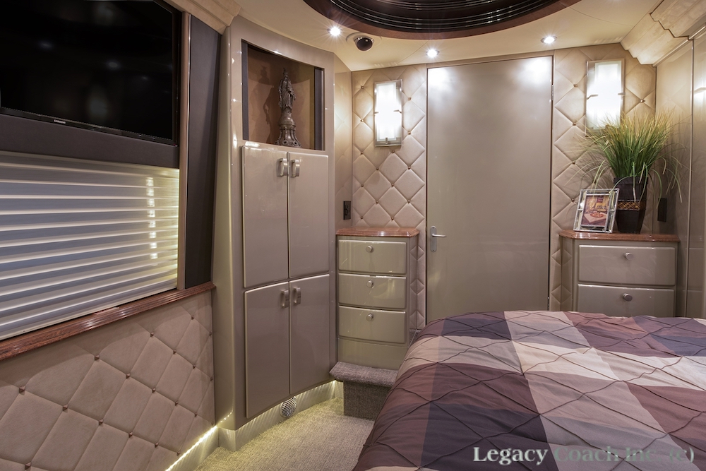 2005 Prevost Country Coach XLII For Sale