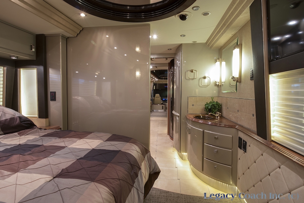 2005 Prevost Country Coach XLII For Sale