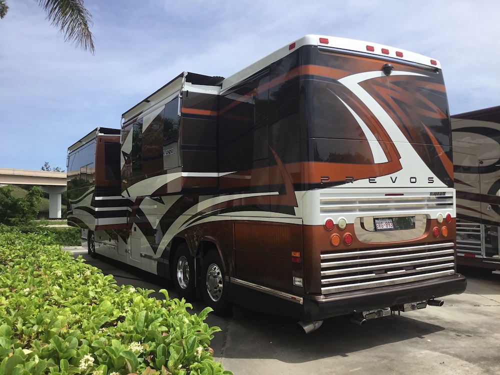 2005 Prevost Featherlite H3-45 For Sale