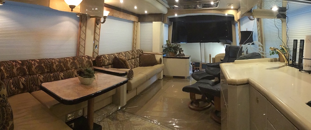 2005 Prevost Featherlite H3-45 For Sale