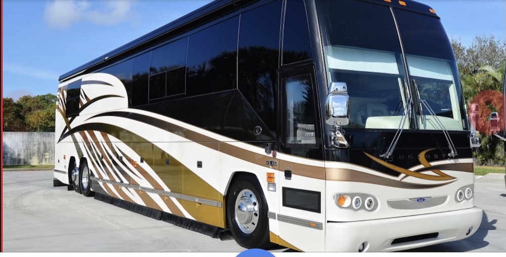 2005 Prevost Featherlite H3-45 For Sale