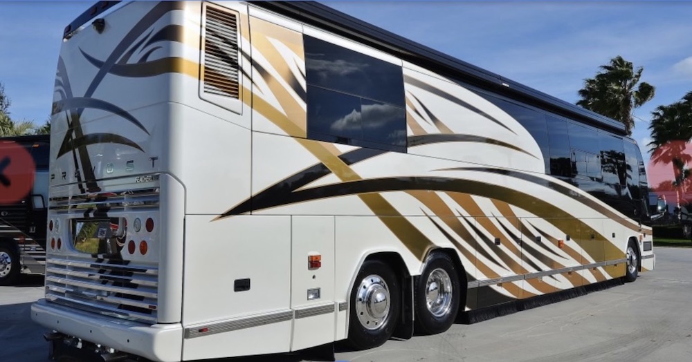 2005 Prevost Featherlite H3-45 For Sale