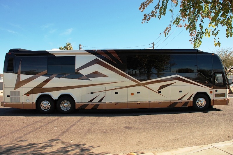 2005 Prevost Featherlite H3-45 For Sale