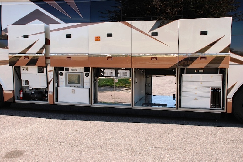 2005 Prevost Featherlite H3-45 For Sale