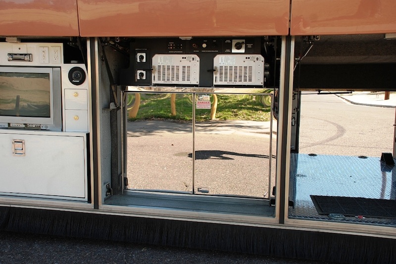 2005 Prevost Featherlite H3-45 For Sale
