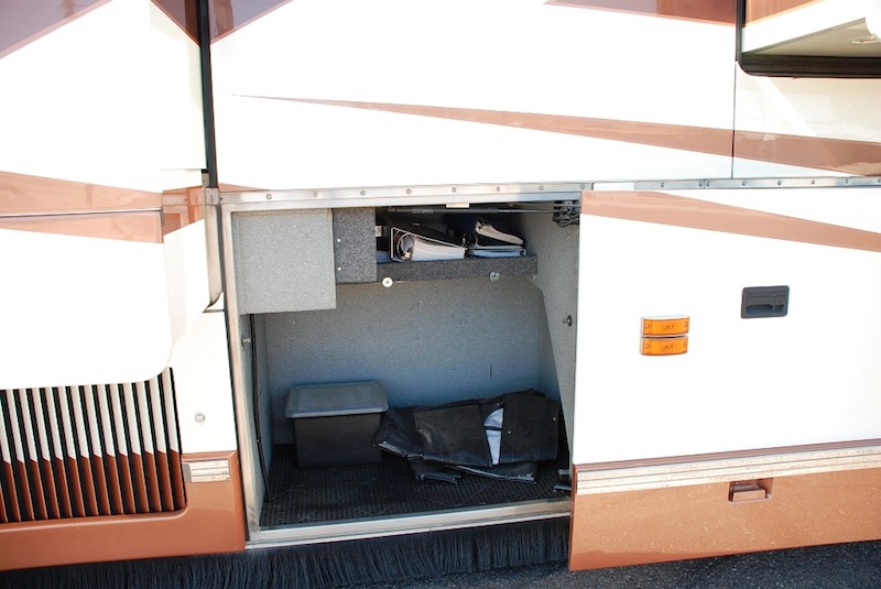 2005 Prevost Featherlite H3-45 For Sale