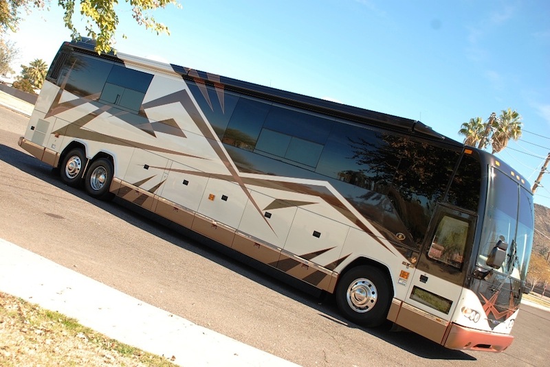 2005 Prevost Featherlite H3-45 For Sale