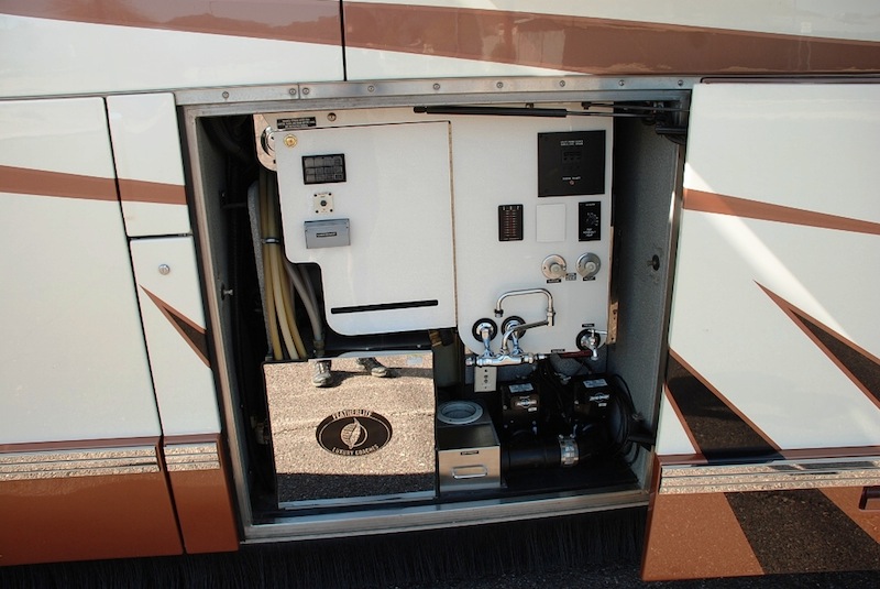 2005 Prevost Featherlite H3-45 For Sale
