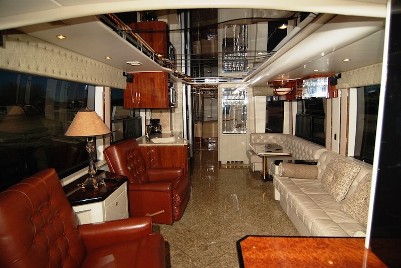 2005 Prevost Featherlite H3-45 For Sale