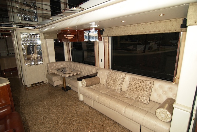 2005 Prevost Featherlite H3-45 For Sale