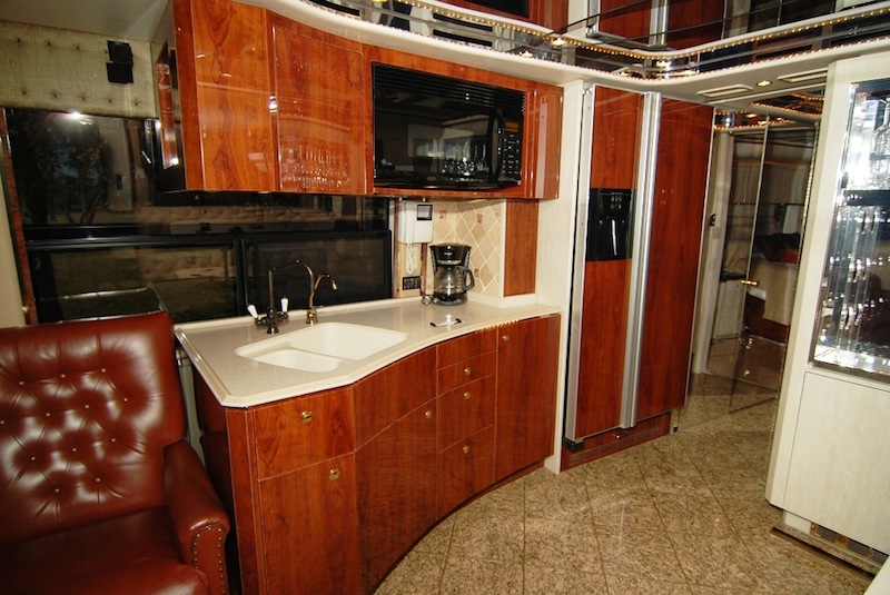 2005 Prevost Featherlite H3-45 For Sale