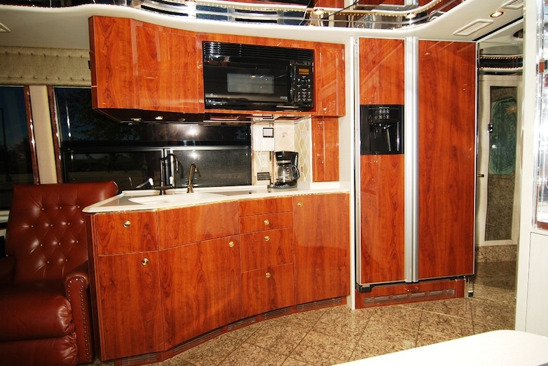 2005 Prevost Featherlite H3-45 For Sale