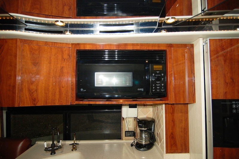 2005 Prevost Featherlite H3-45 For Sale
