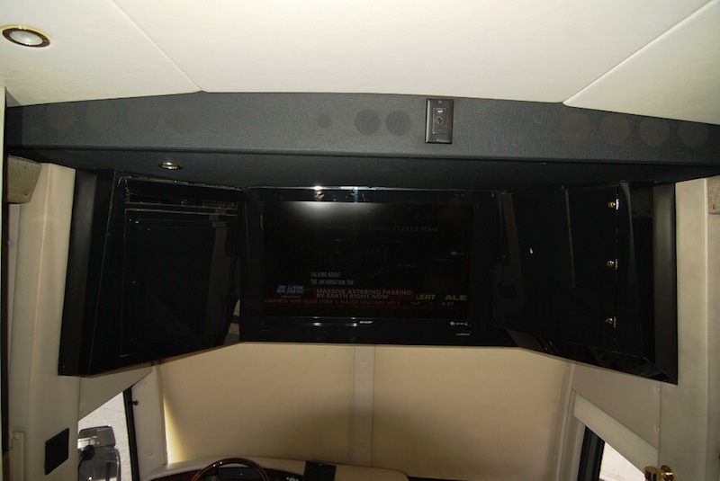 2005 Prevost Featherlite H3-45 For Sale