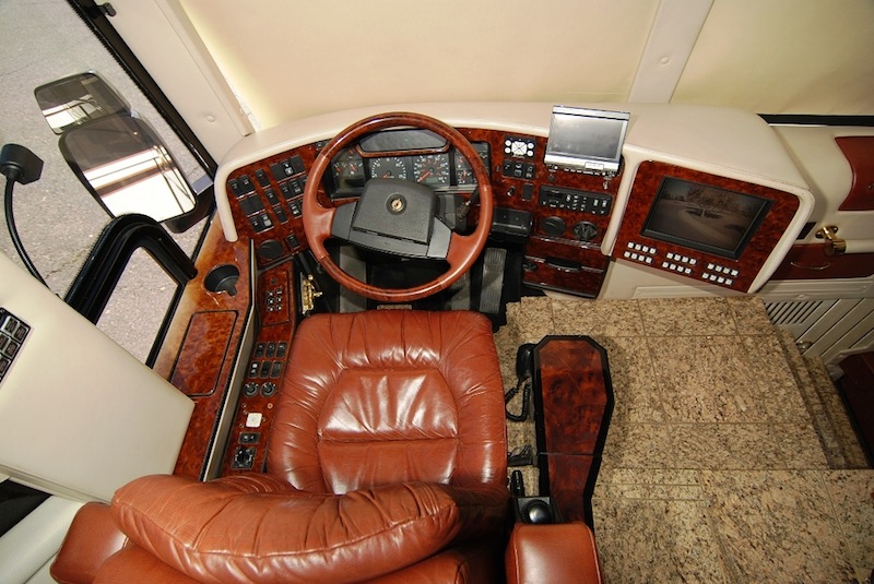 2005 Prevost Featherlite H3-45 For Sale