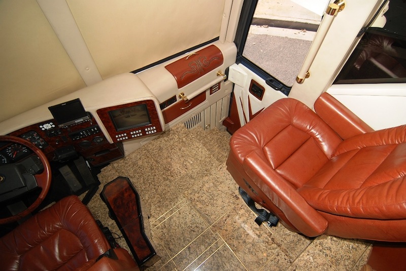 2005 Prevost Featherlite H3-45 For Sale
