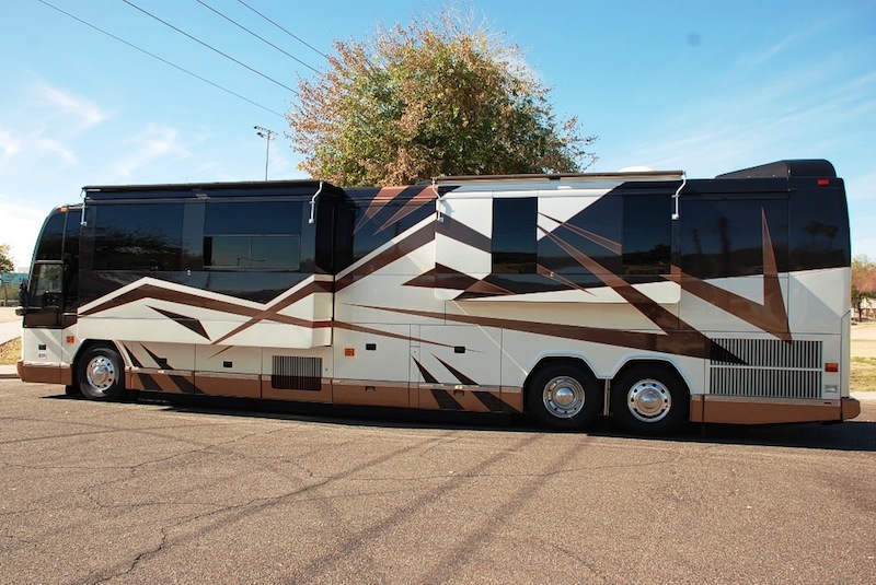 2005 Prevost Featherlite H3-45 For Sale