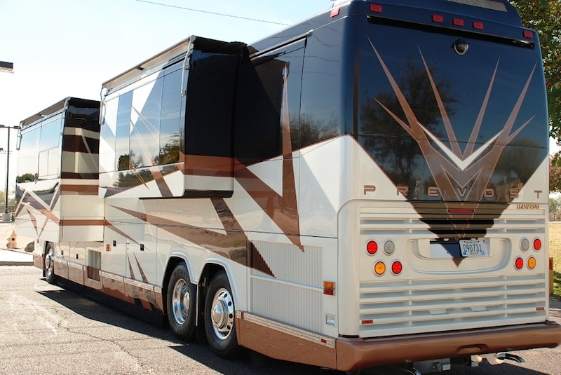 2005 Prevost Featherlite H3-45 For Sale