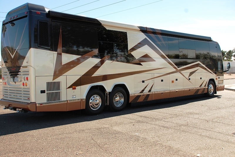 2005 Prevost Featherlite H3-45 For Sale