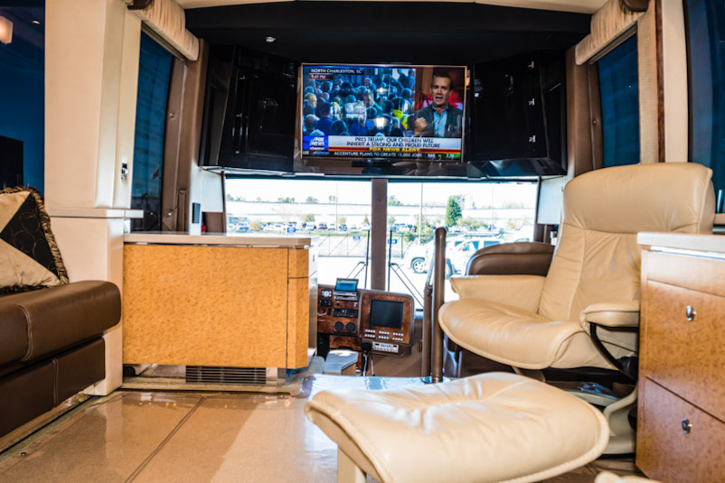 2005 Prevost Featherlite H3-45 For Sale