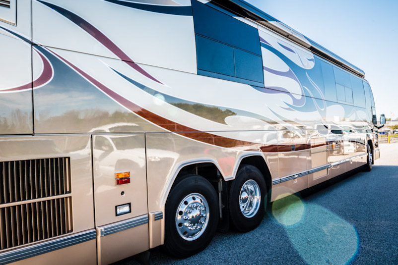 2005 Prevost Featherlite H3-45 For Sale