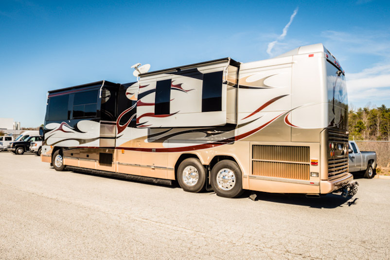 2005 Prevost Featherlite H3-45 For Sale