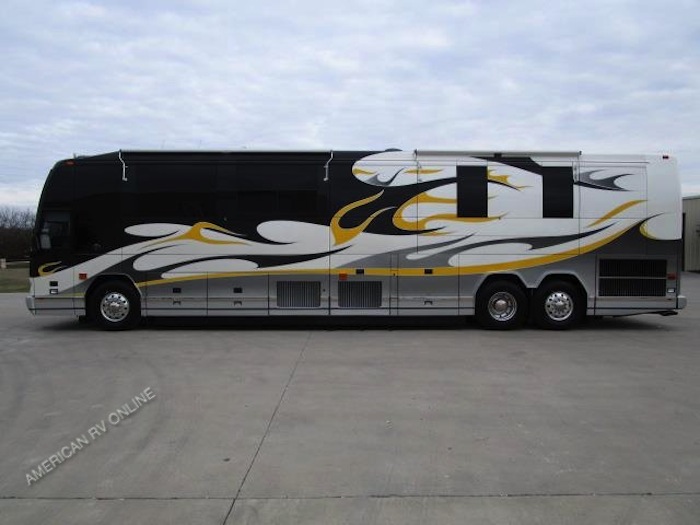 2005 Prevost Featherlite H3-45 For Sale