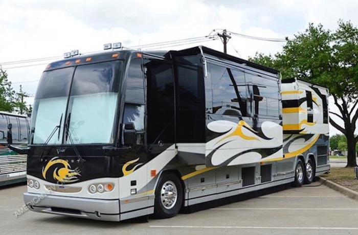 2005 Prevost Featherlite H3-45 For Sale