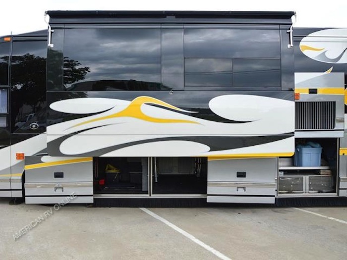 2005 Prevost Featherlite H3-45 For Sale